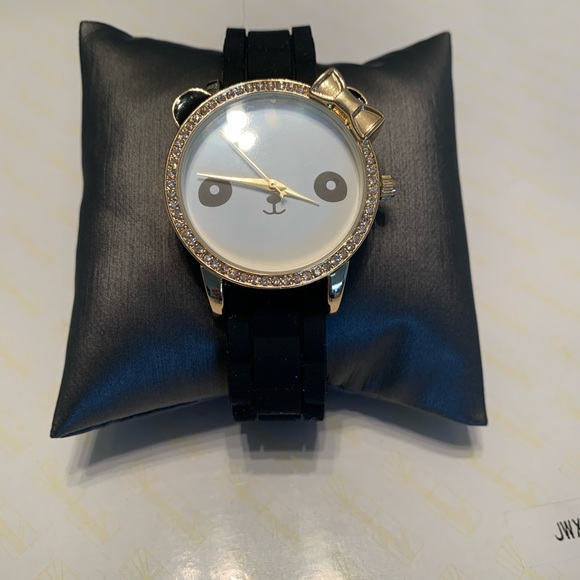 🦁 Hello Kitty Lovely Fashion Watch with Now Clearance New Battery - Picture 2 of 5